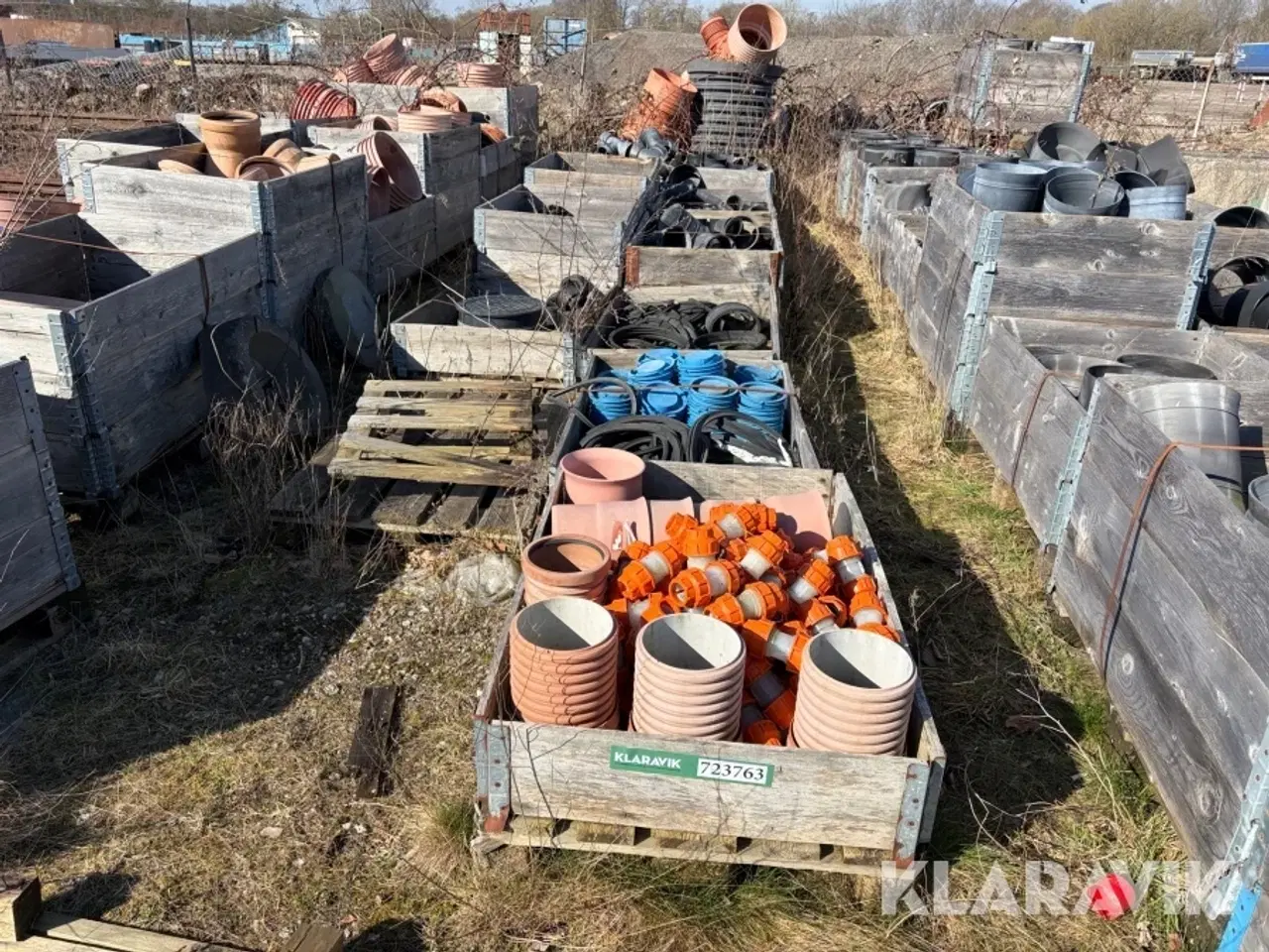 Billede 1 - Pvc fittings blandet lot 12 paller og en brønd