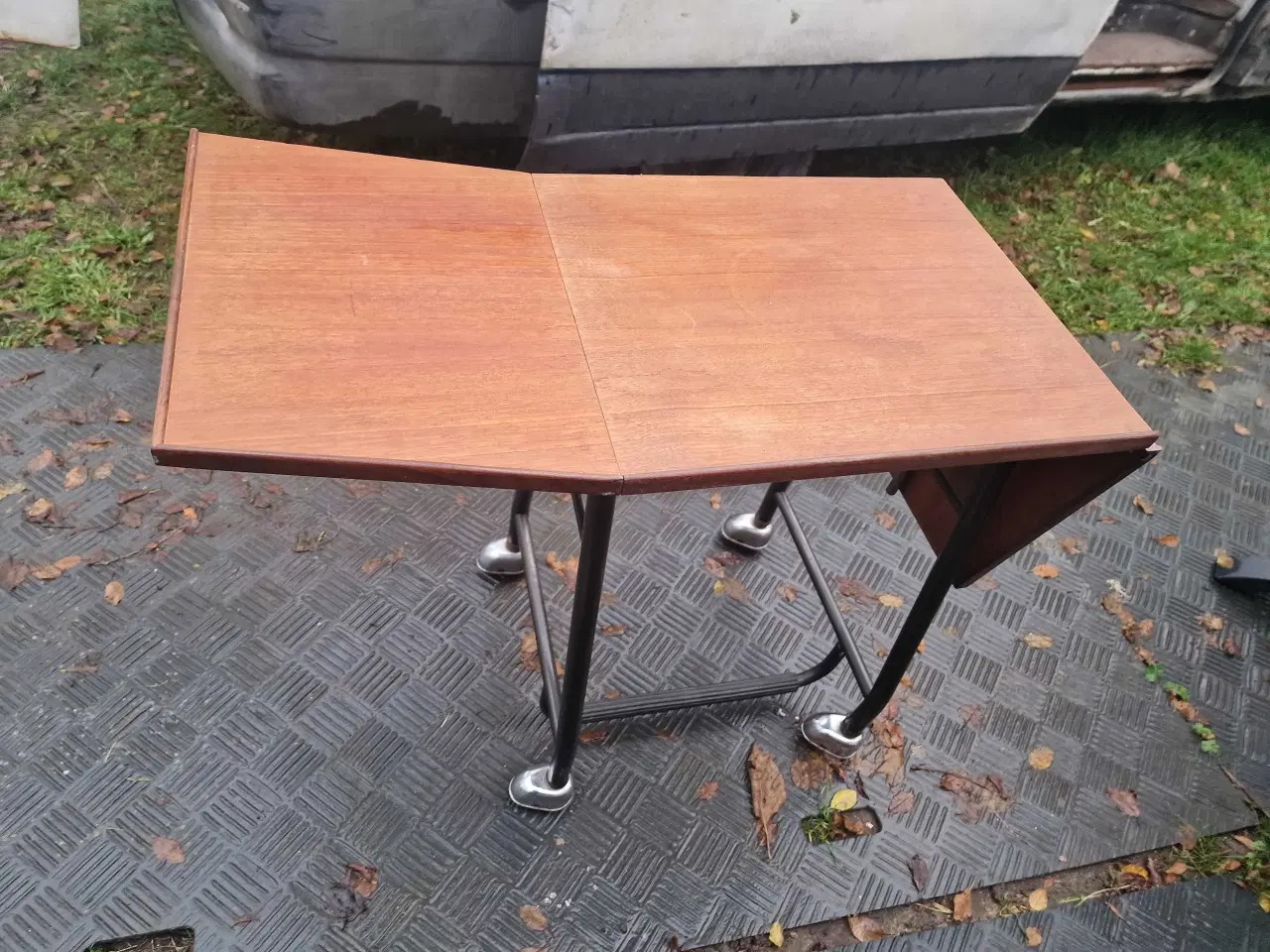 Billede 4 - Klapbord retro til skrivemaskine