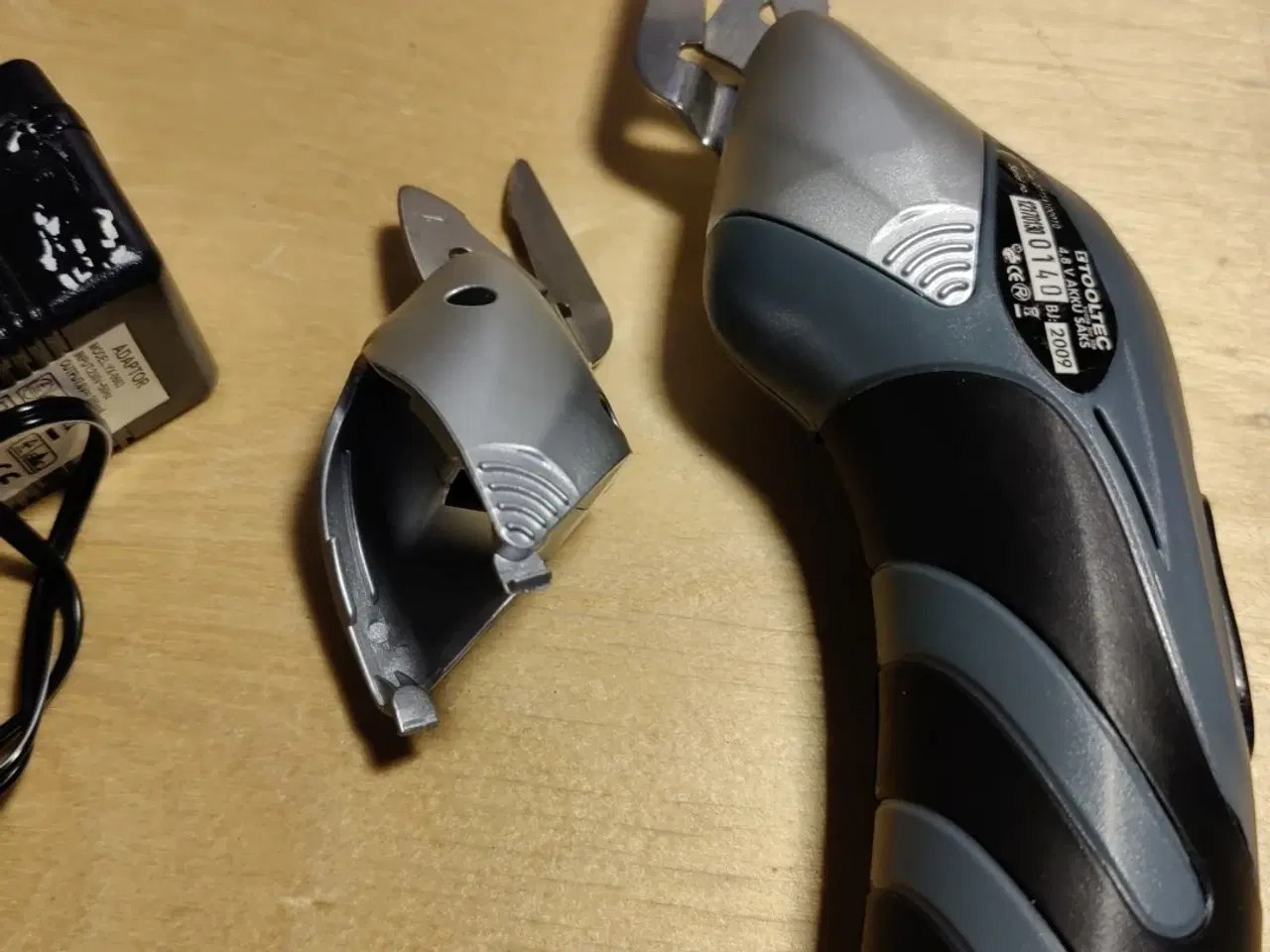 Billede 1 - El saks til stof.