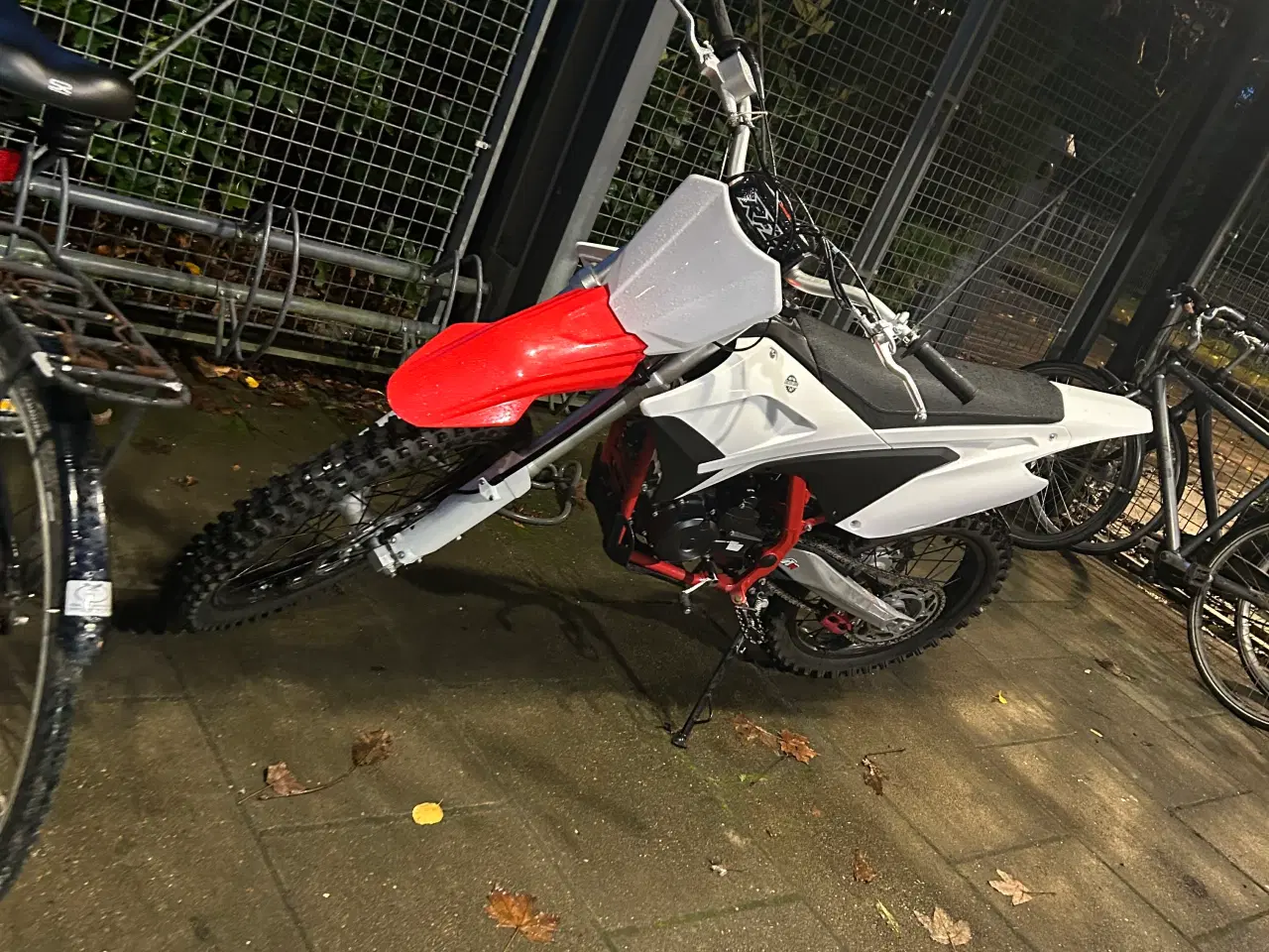 Billede 1 - Søger scooter