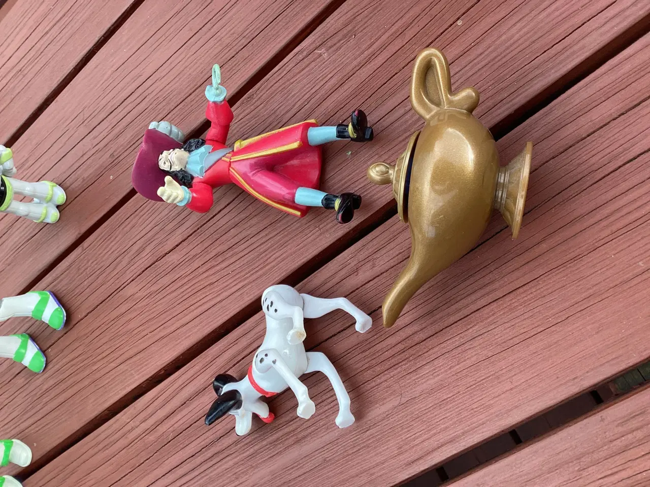 Billede 9 - Disney figurere Mickey, buzz, Aladdin mm