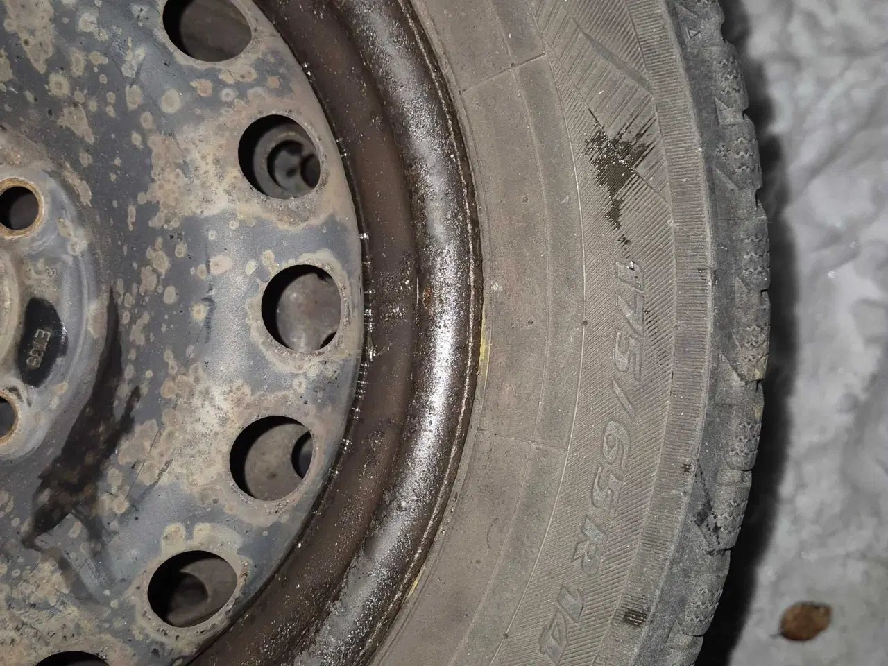 Billede 2 - vinterhjul til vw up osv