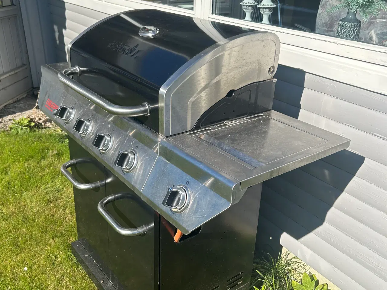 Billede 3 - Stor havegrill sælges, med gasflaske
