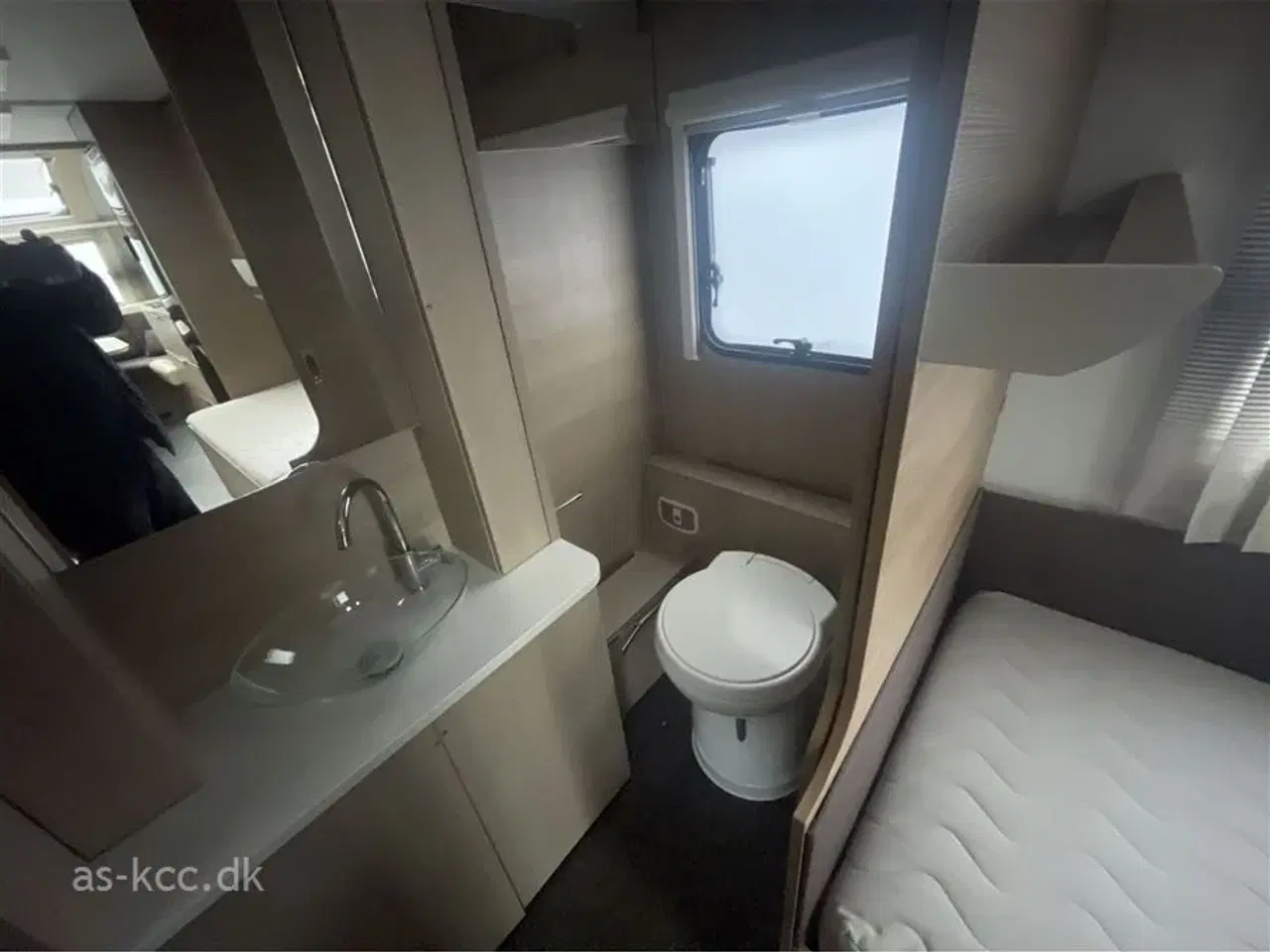 Billede 8 - 2016 - Adria Adora 572 UT Adria Adora 572 UT enkelte senge