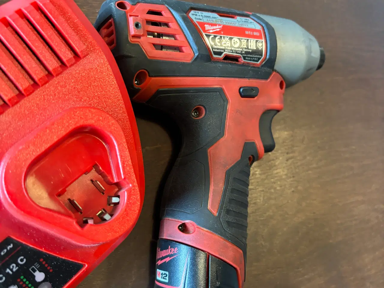 Billede 3 - Milwaukee skruemaskine M12 m. 2ah batteri