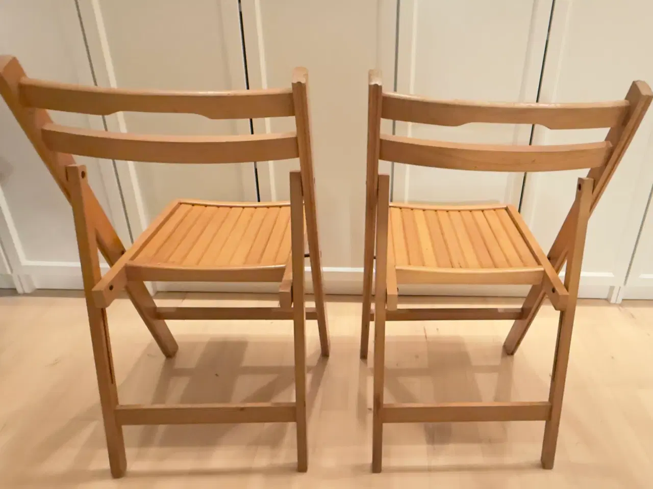 Billede 4 - Vintage klapstole i massivt bøgetræ – klassisk sve