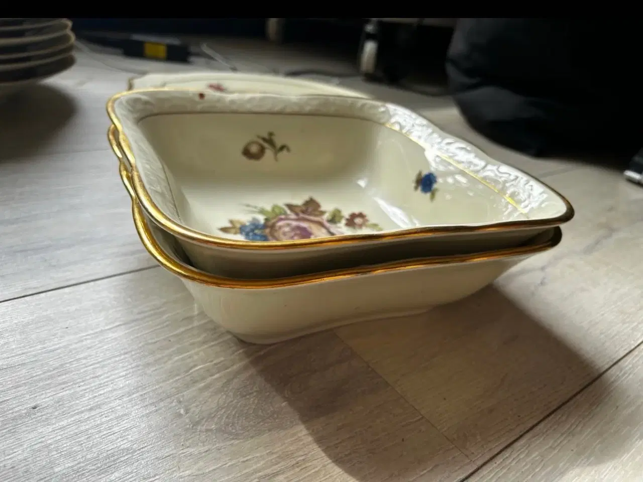 Billede 15 - Antik service fra kjøbenhavn porcelains malleri