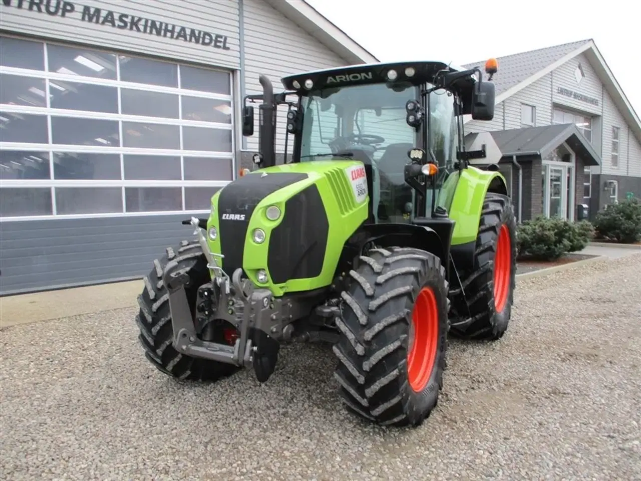 Billede 9 - CLAAS ARION 550 C-matic med frontlift, affjedret foraksel og affjedret kabine.