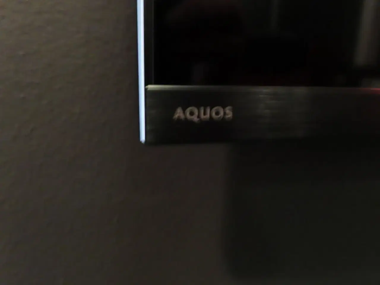 Billede 4 - 48" SMART TV, SHARP AQUOS med fjernbetjening og vægbeslag