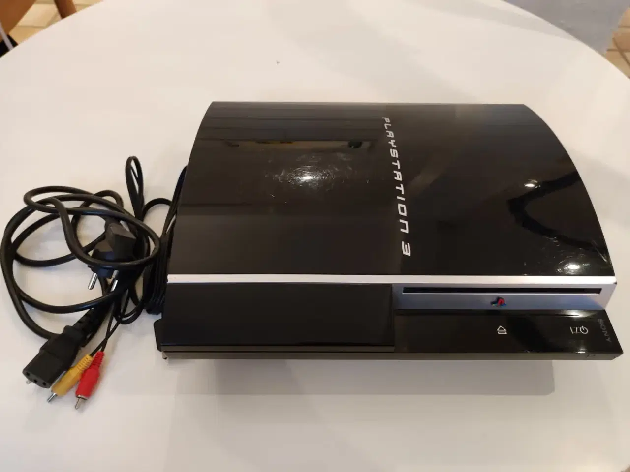 Billede 1 - Playstation 3. Renset og med helt ny kølepasta, op