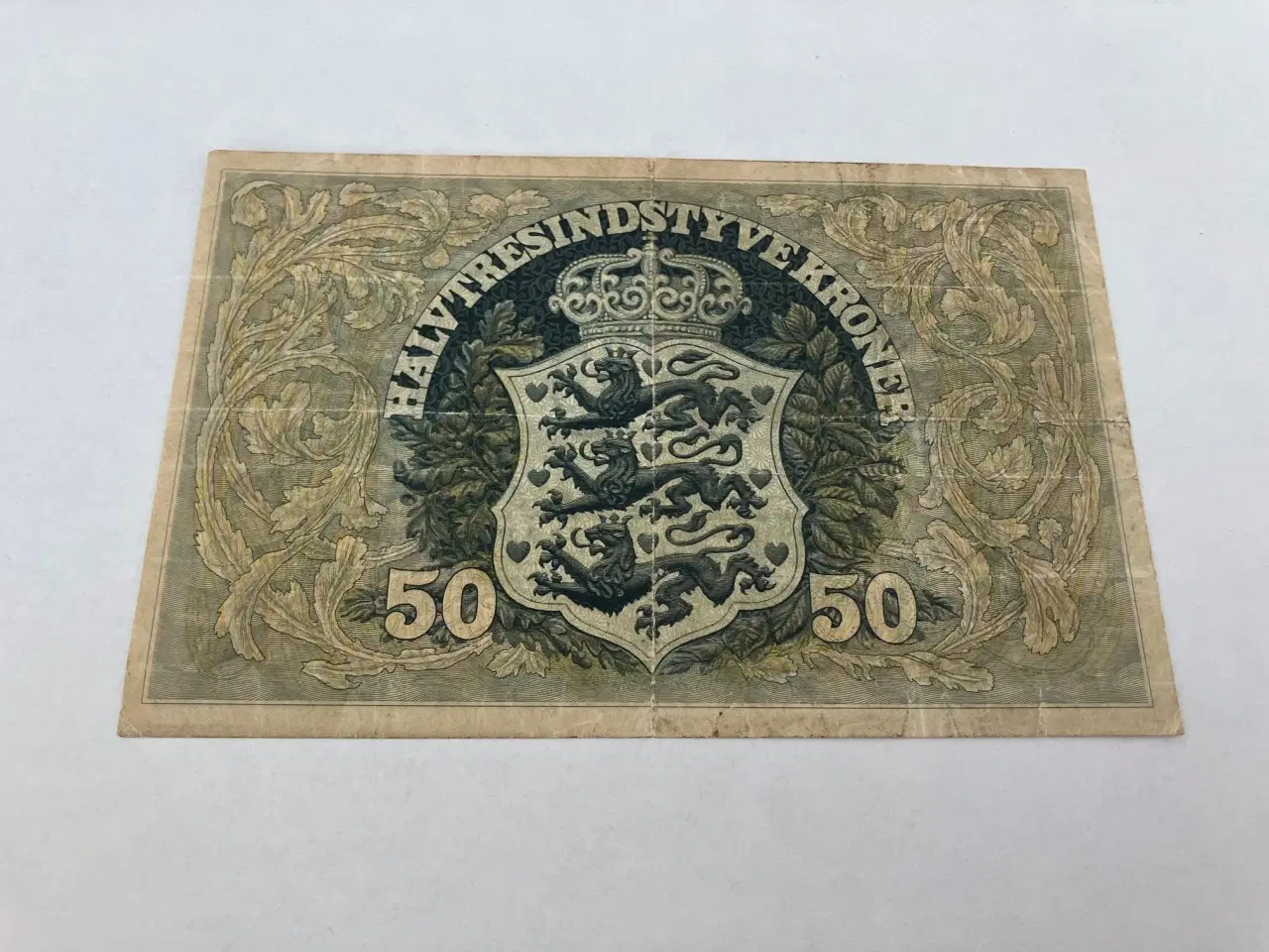 Billede 2 - 50 Kroner 1942 C - Folder og slid nederst