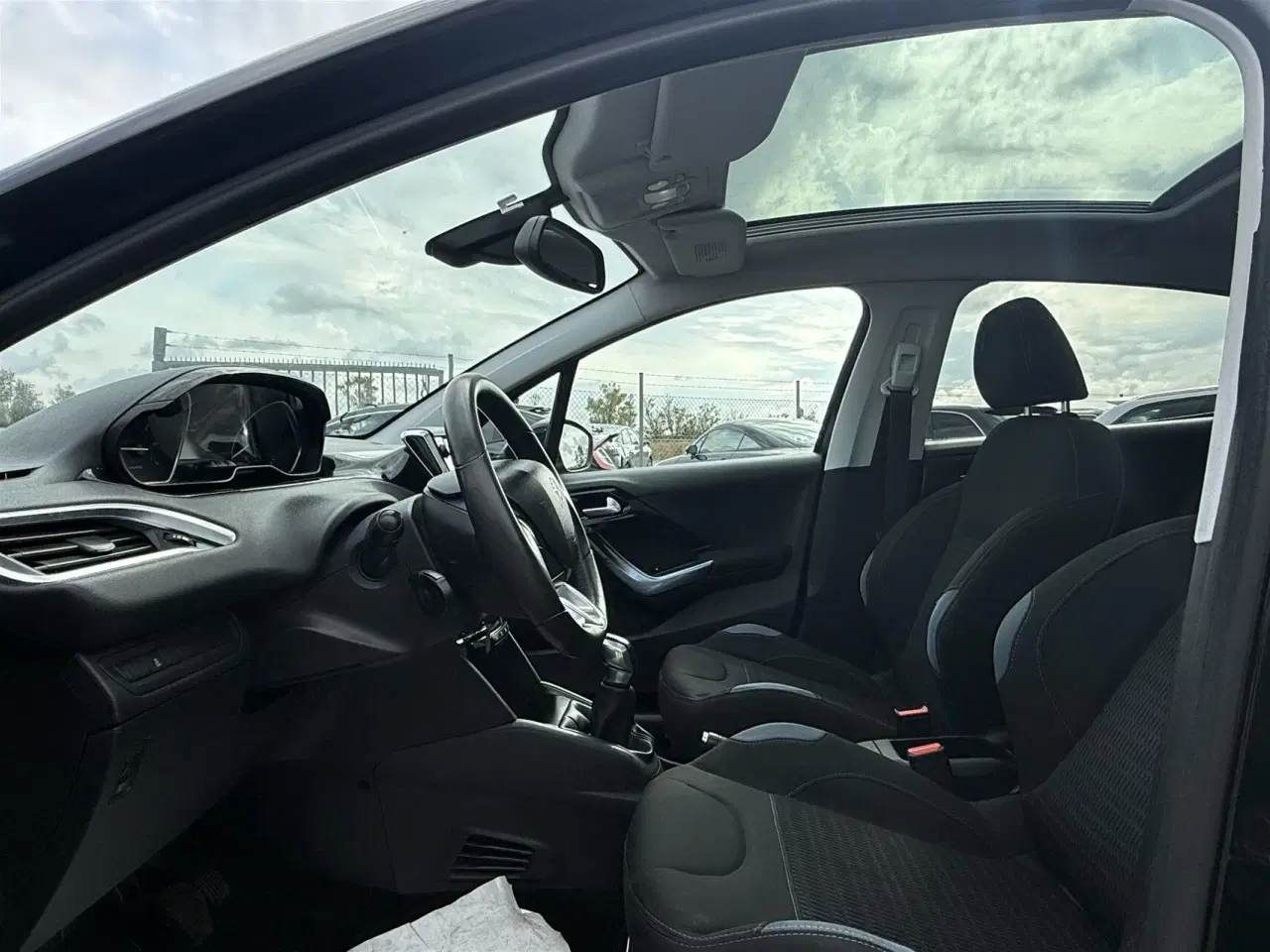 Billede 9 - Peugeot 208 1,2 VTi Allure Sky 82HK 5d