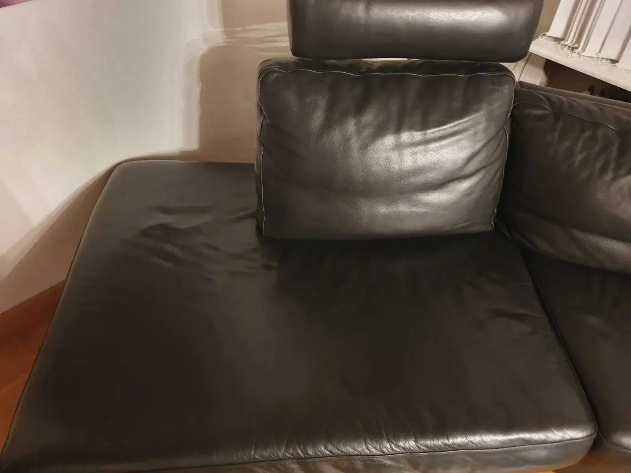 Billede 2 - Lædersofa med metalben – Hjørnesofa med aftagelig