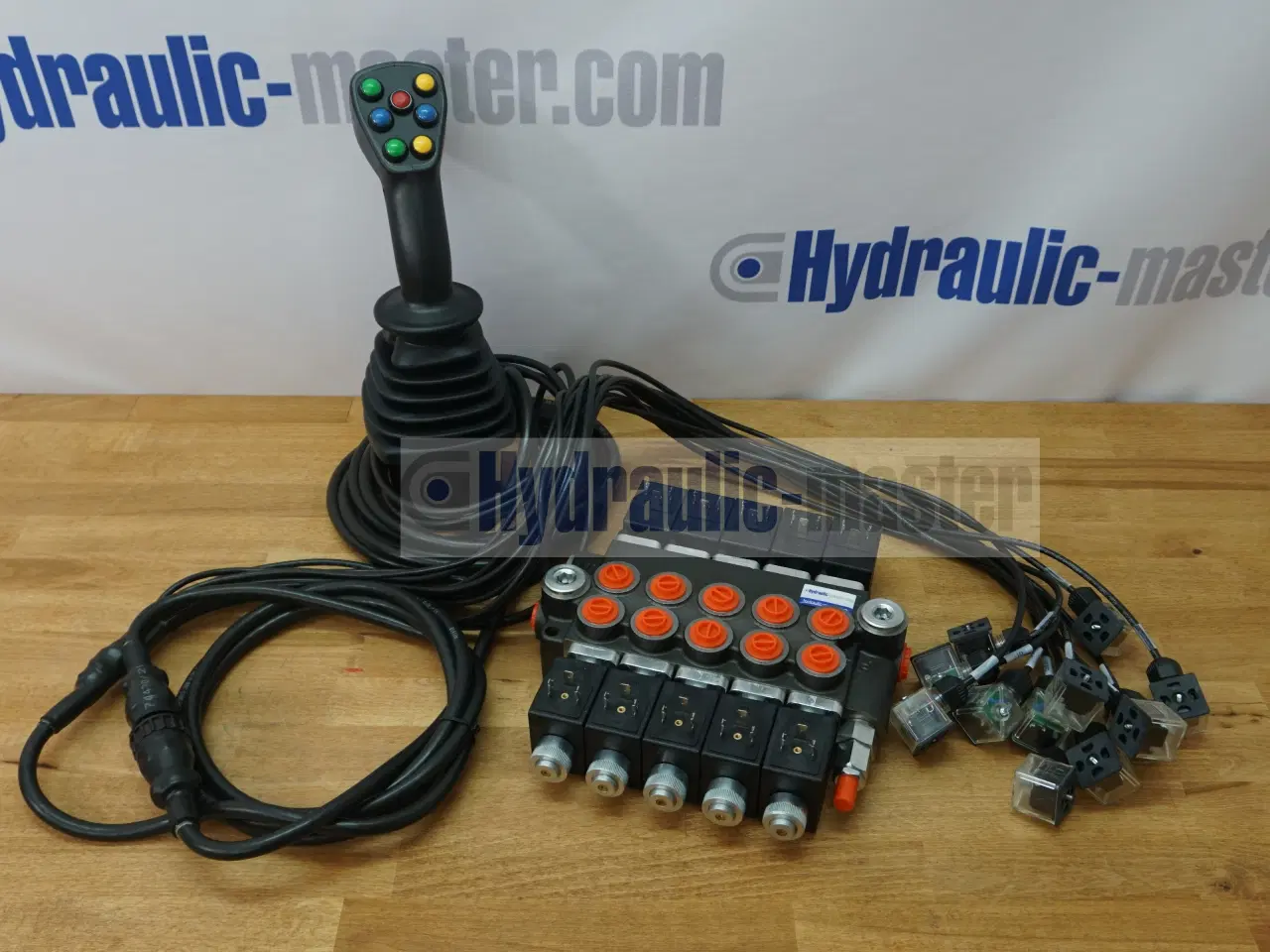 Billede 1 - Joystick 7 knapper + Monoblock Vave 5-spool 80 l/m