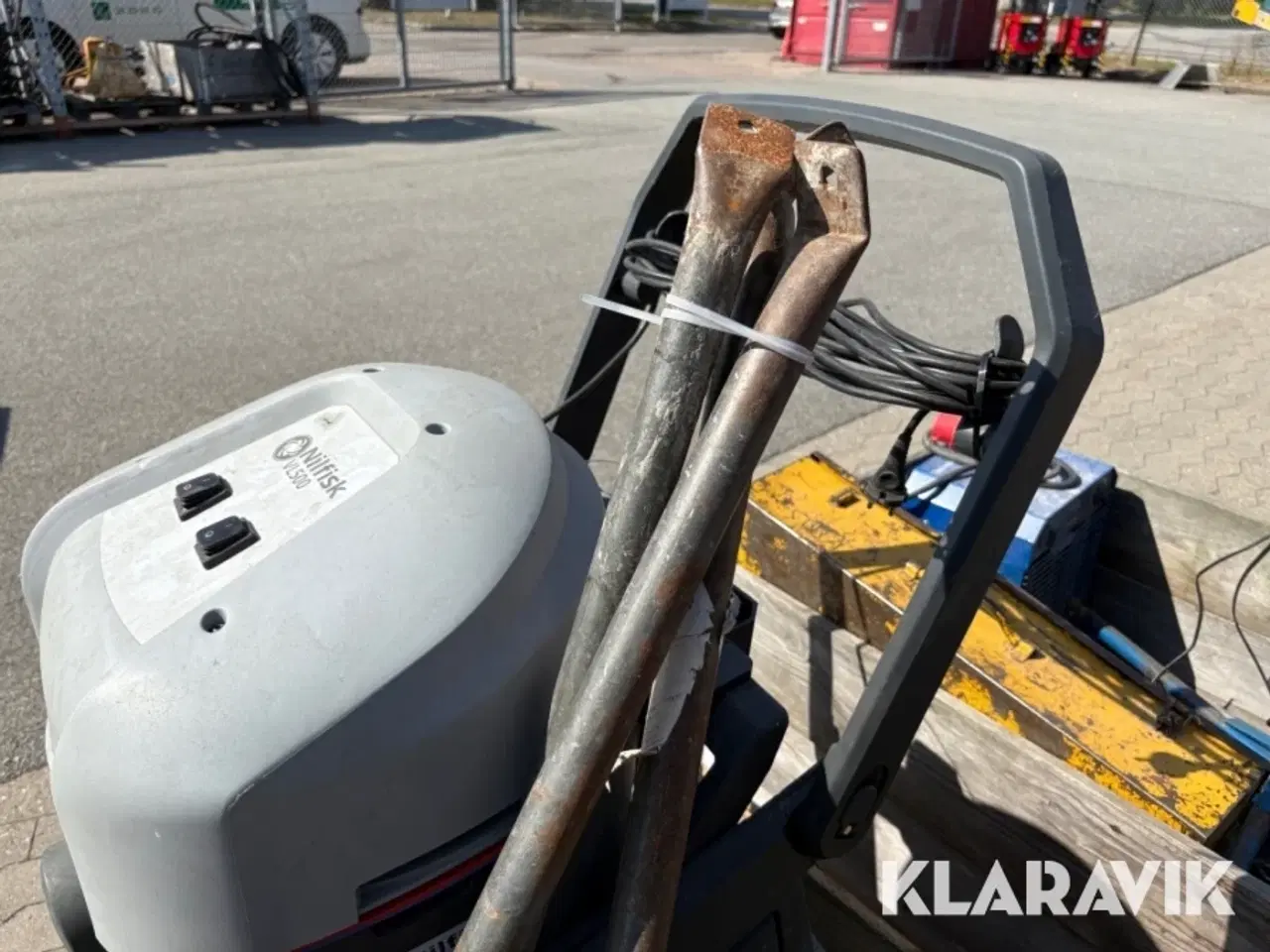 Billede 11 - Støvsuger, generator og vvs bord - 5 dele