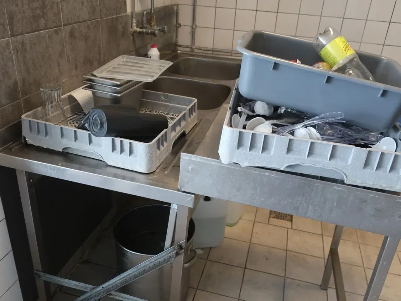 Billede 4 - Dobbelt vaskebord uden armatur