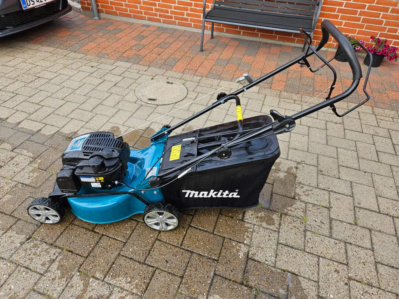 Billede 1 - Plæneklipper makita 