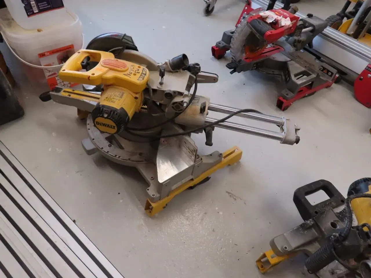 Billede 4 - Kap-/gerringssav, DEWALT DW712N