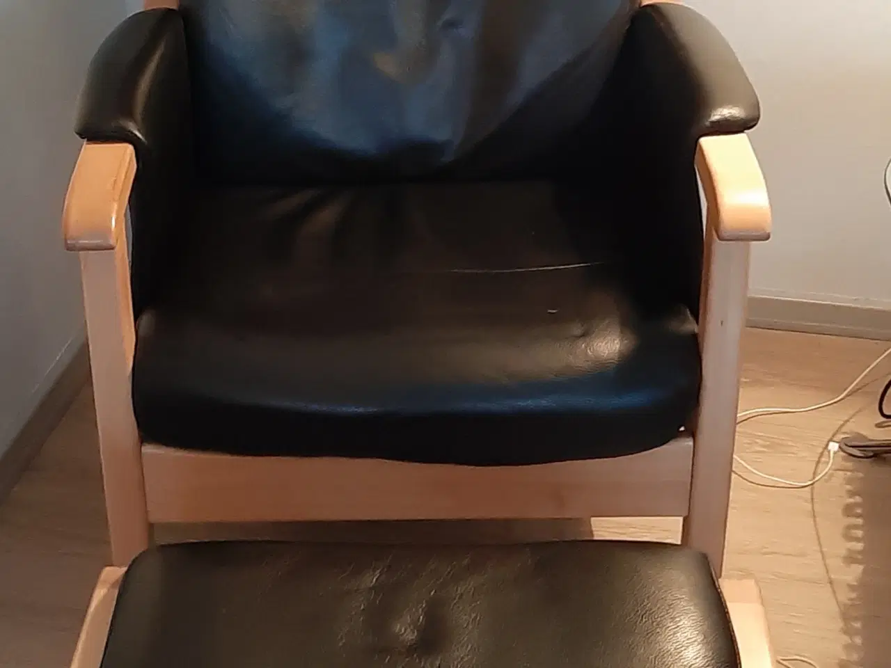 Billede 1 - 2 Stk. Senior stole i sort læder m/bøgestel 
