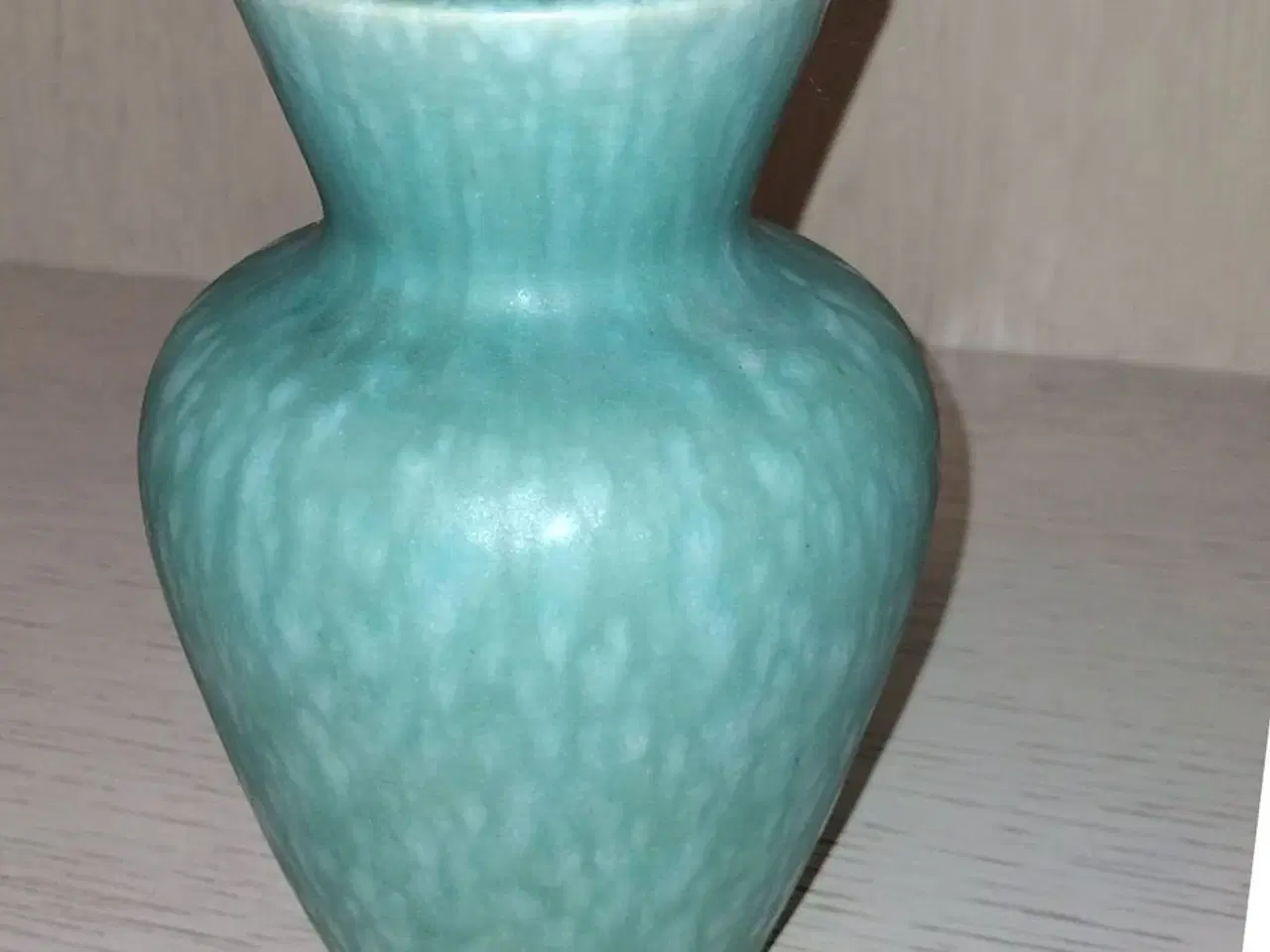 Billede 1 - Turkis Vase m blommeglasur