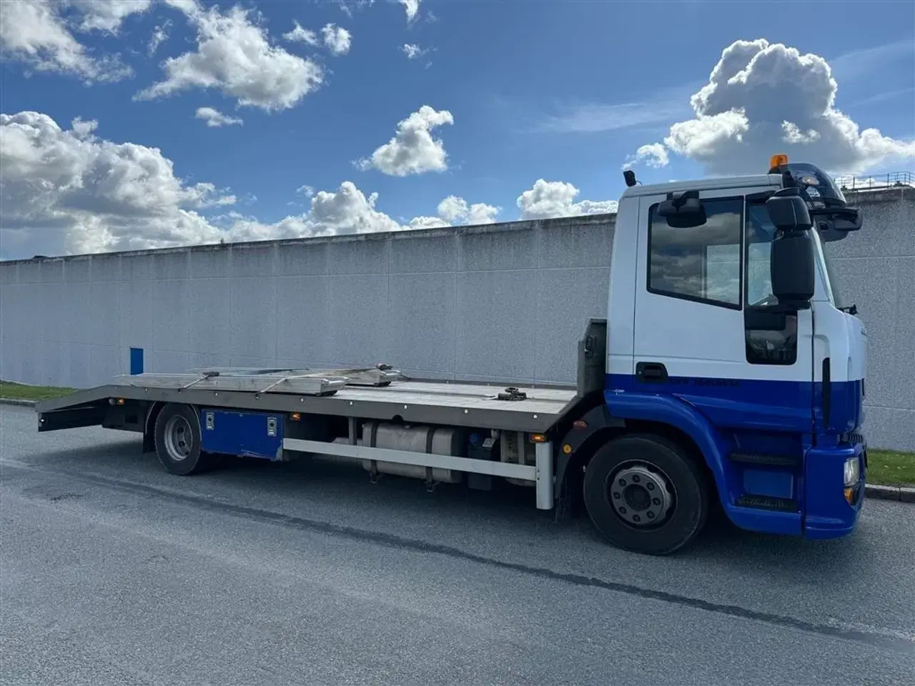 Billede 1 - Iveco Eurocargo 120 med knæklad