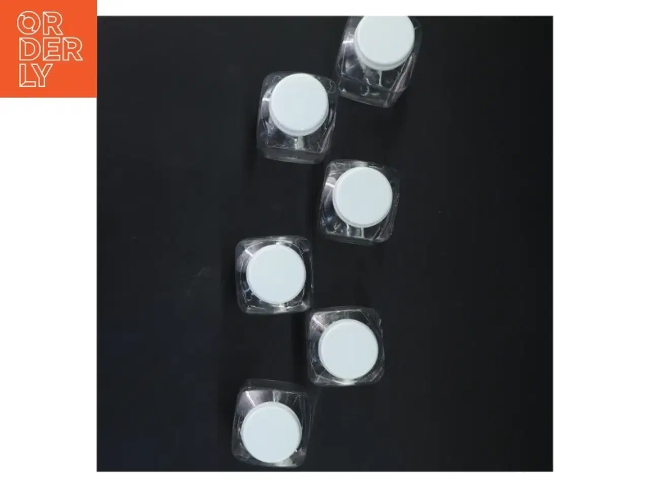 Billede 2 - Sæt med seks plastikflasker (str. 12x5x5 cm)