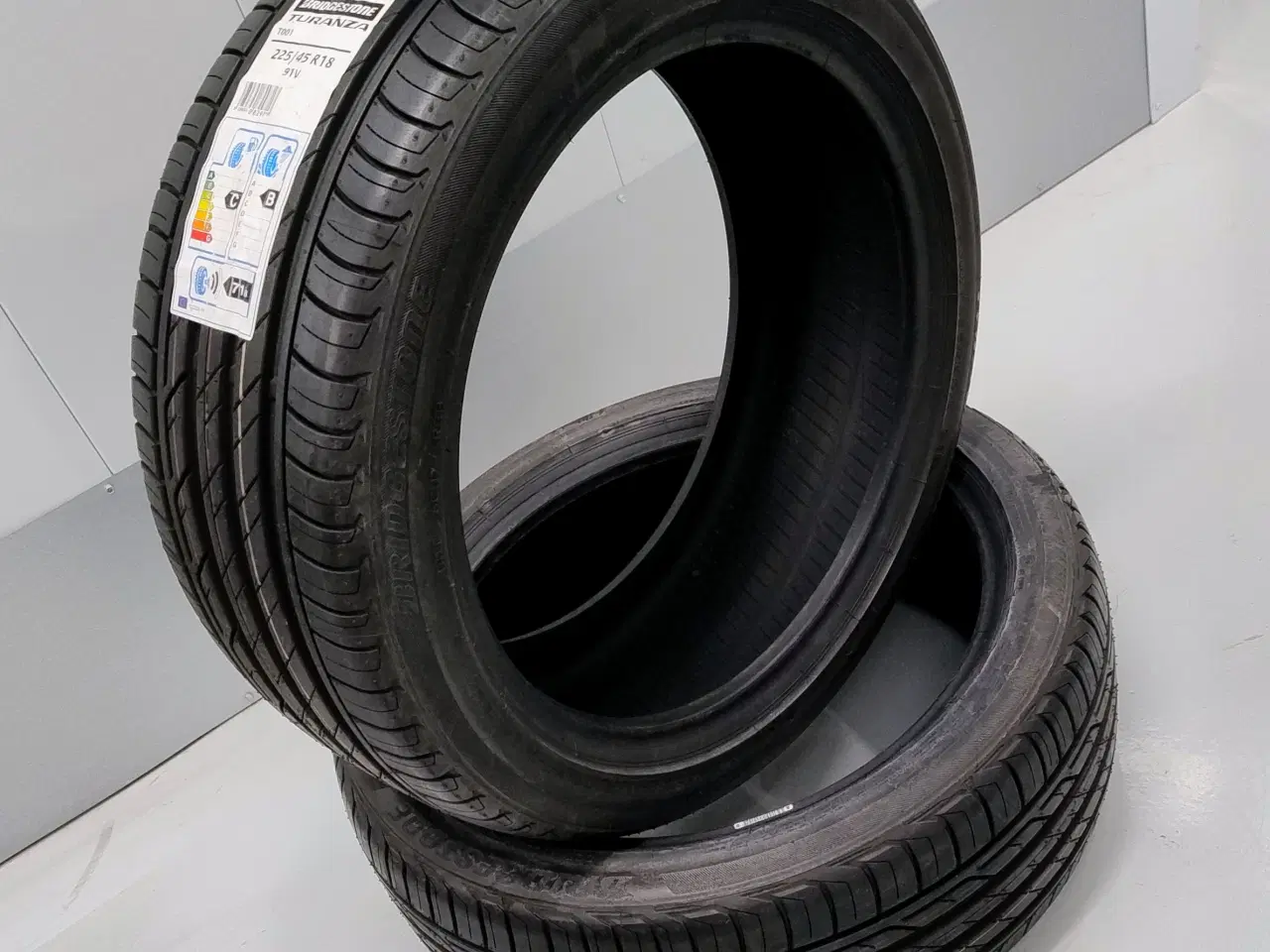 Billede 1 - 18" Bridgestone sommerdæk 