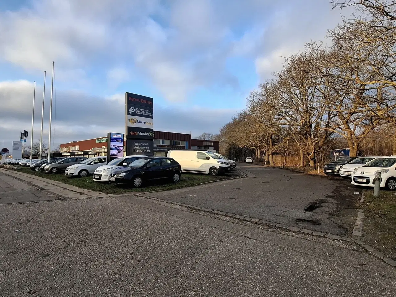 Billede 32 - AUTOVÆRGSTED eller Lager med store Port Centralt beliggende ved 2 motorvejstilkørsler.