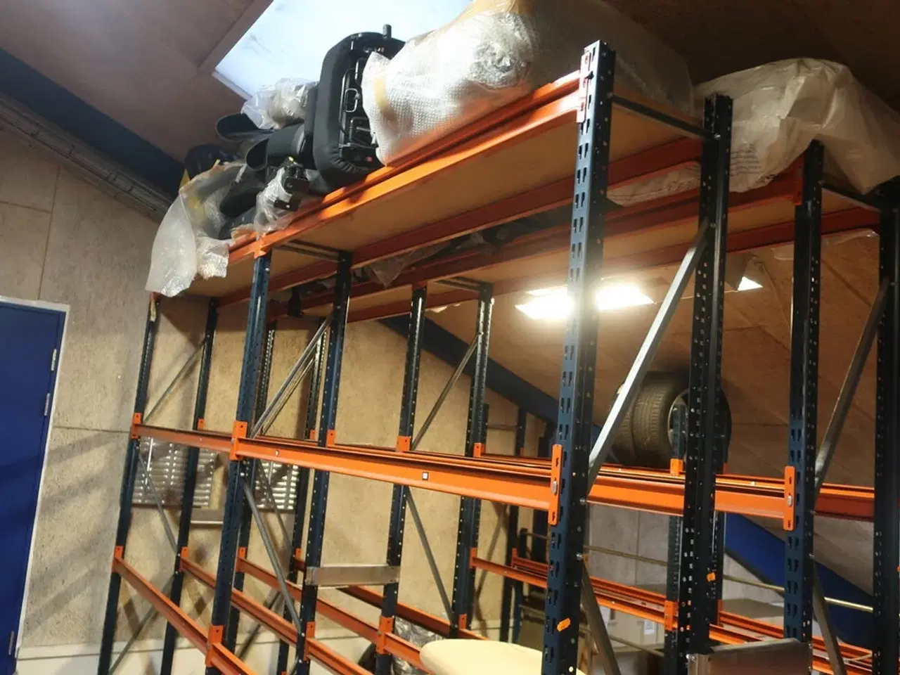 Billede 2 - 4 fag dækreoler med indhold