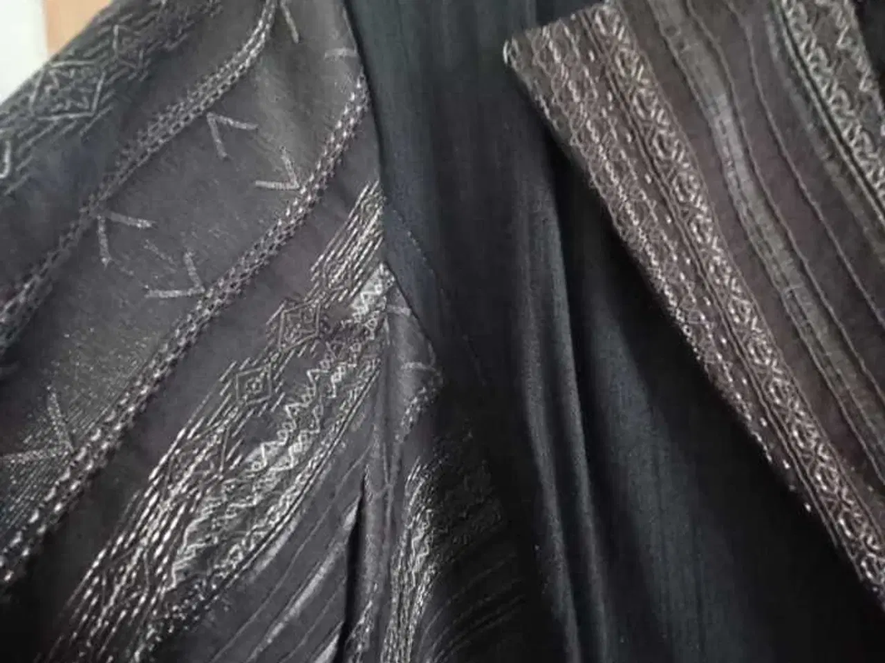 Billede 3 - Flot sæt i str 48