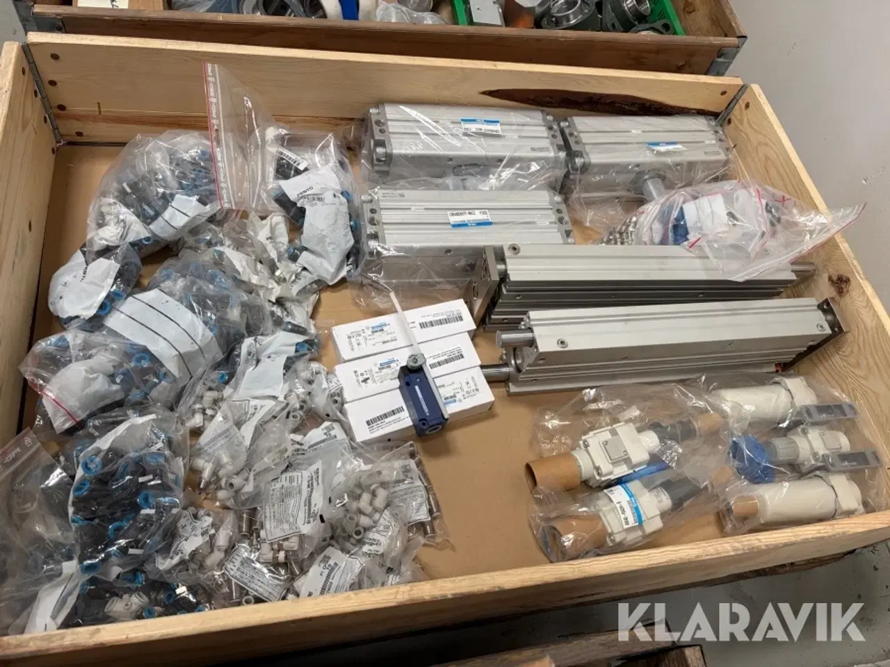 Billede 3 - Lot - cylindre og fittings - 1 palle