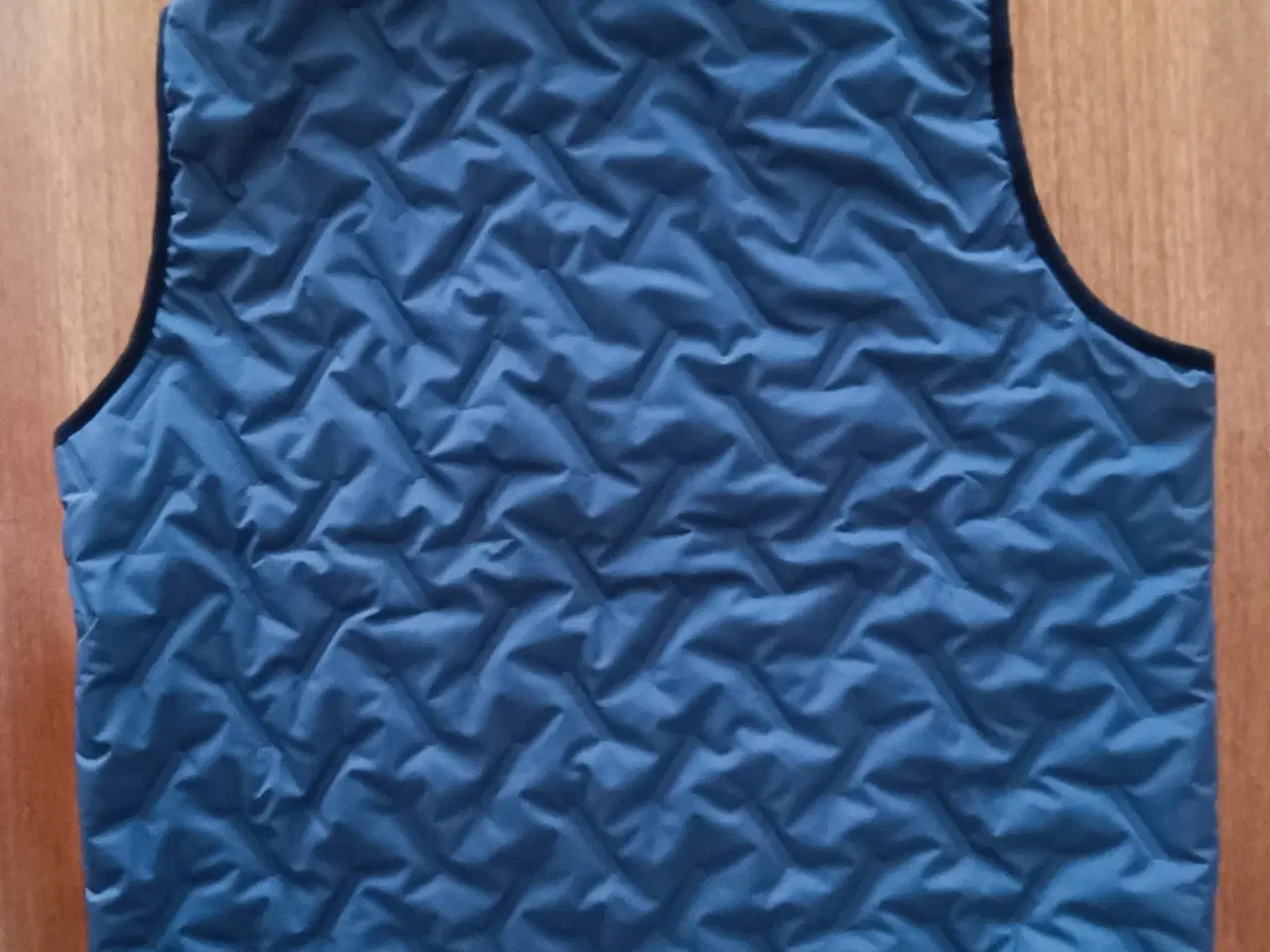 Billede 2 - Jakke uden ærmer / vest L-XL