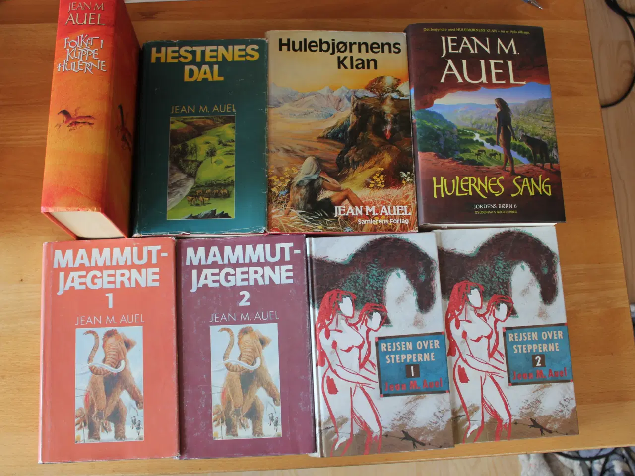 Billede 1 - Jean M. Auel Bogserie Dansk