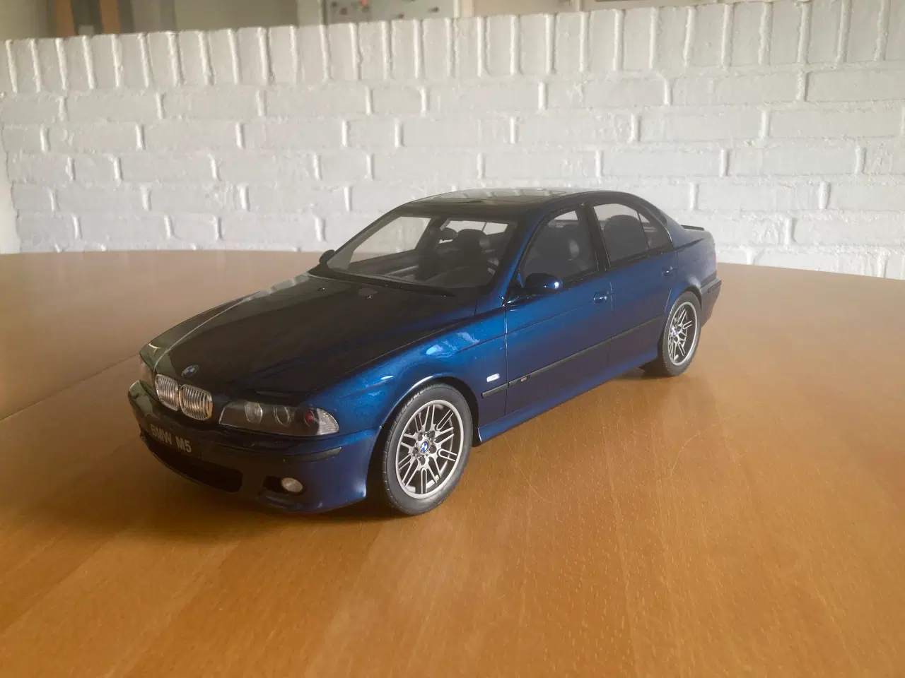 Billede 2 - BMW M5 e39 1:12