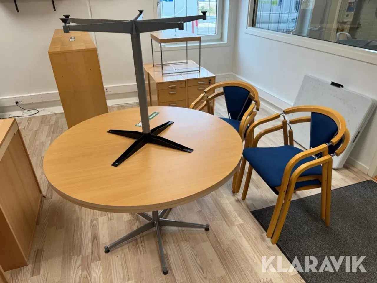 Billede 1 - Bord og stole