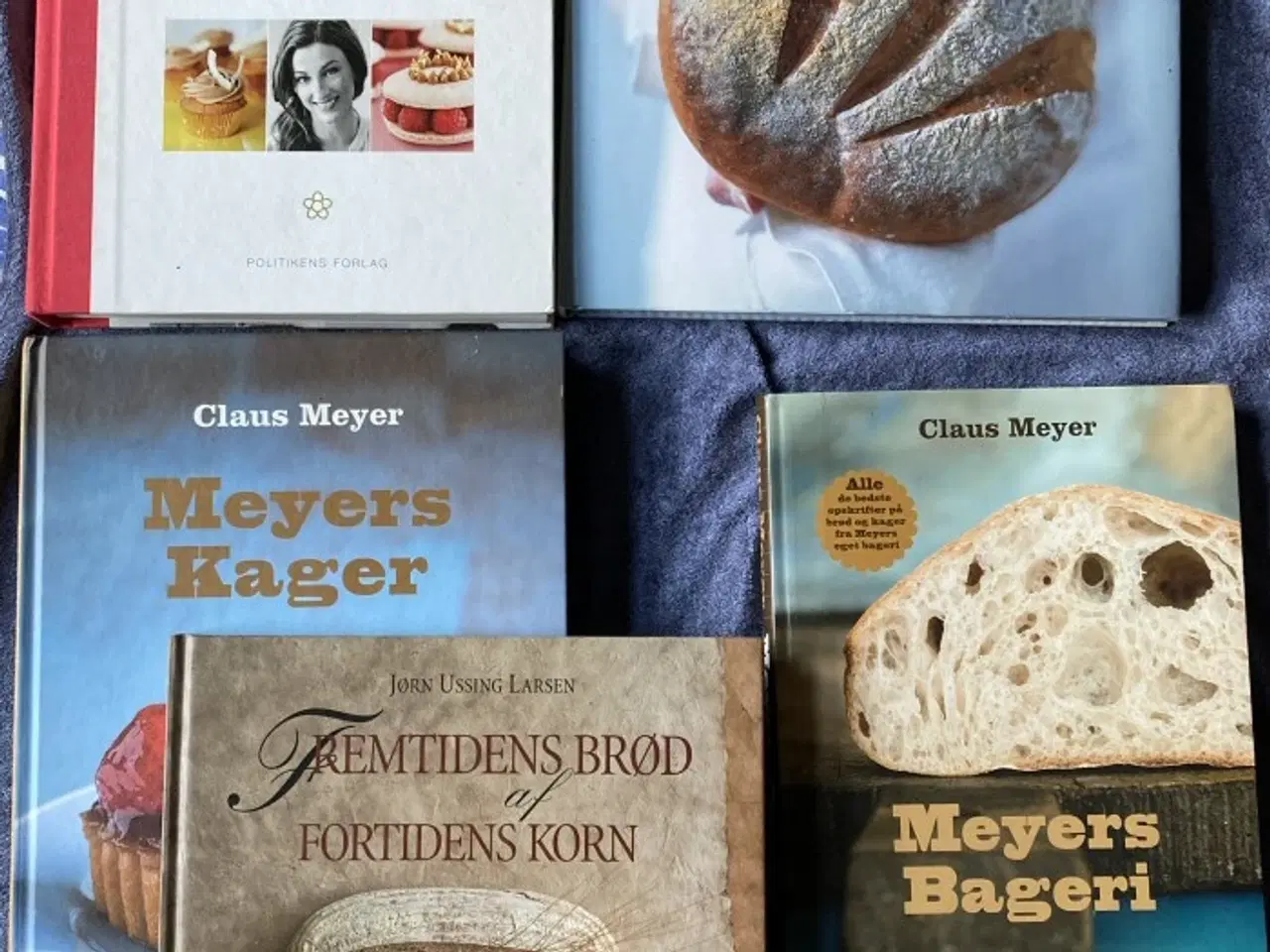 Billede 1 - Forskellige bøger om brød og kager – se pris på de