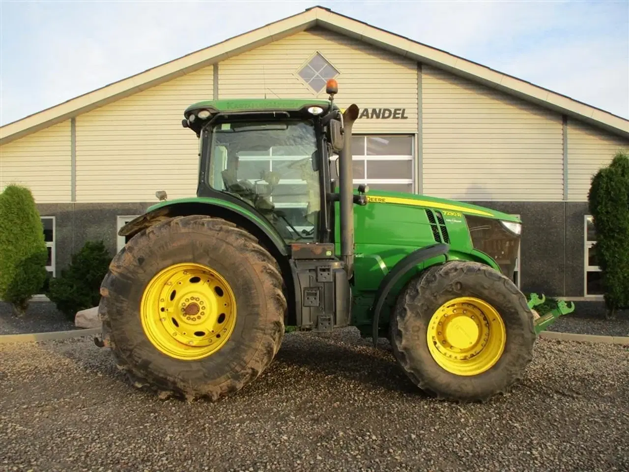 Billede 8 - John Deere 7230R Med frontlift og frontPTO