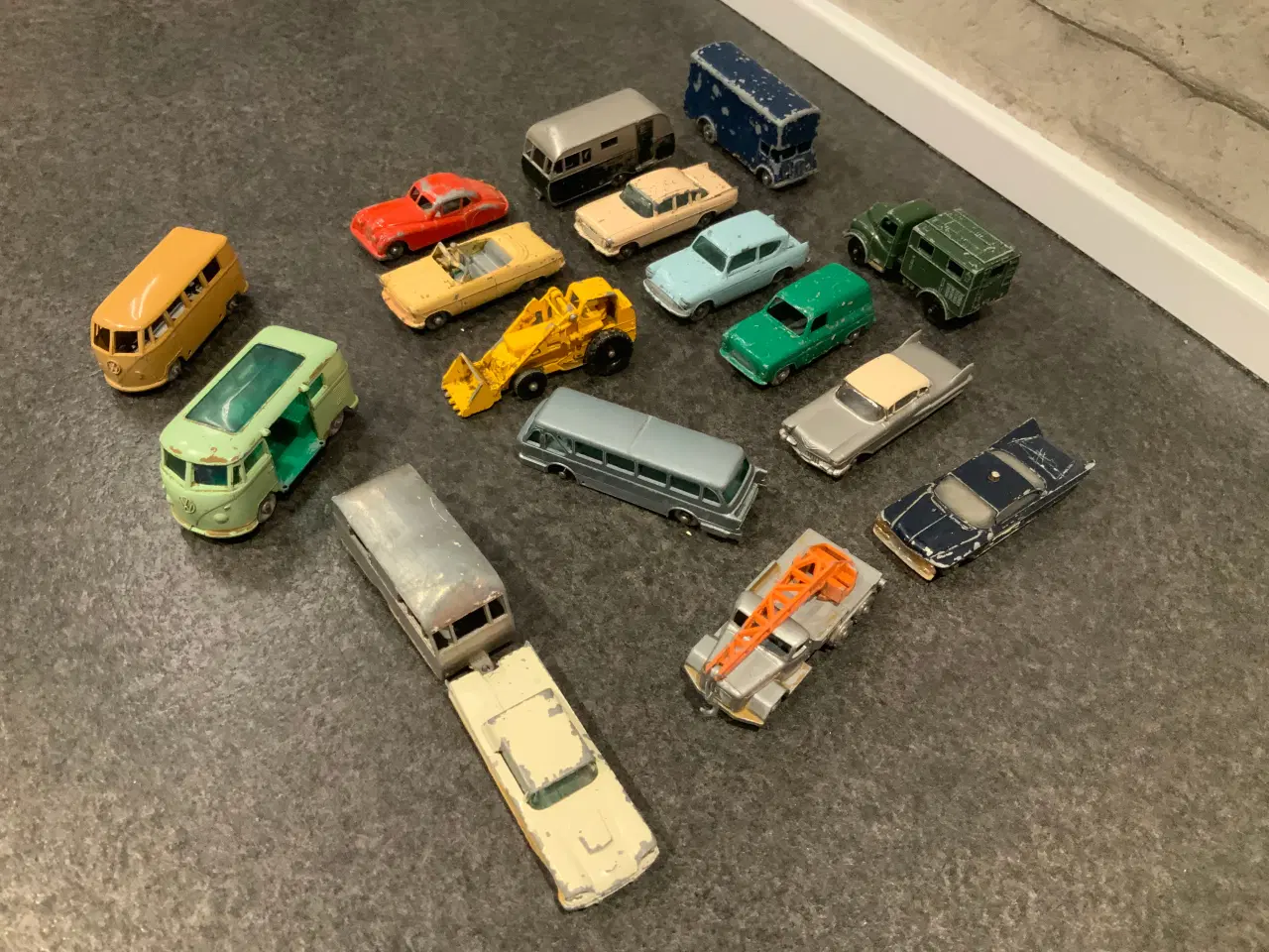 Billede 3 - Meget gamle legetøjs biler