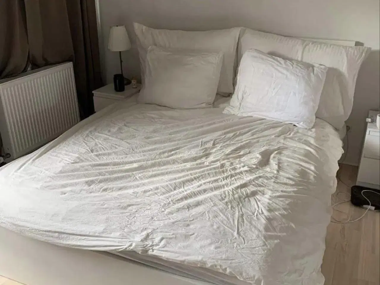 Billede 2 - seng, madras og sengebord
