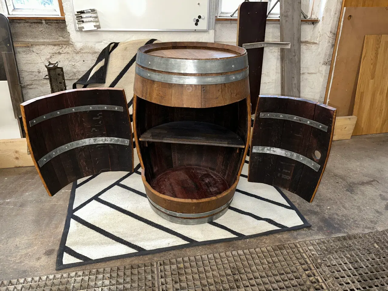 Billede 5 - Barskab, lavet af vintønde