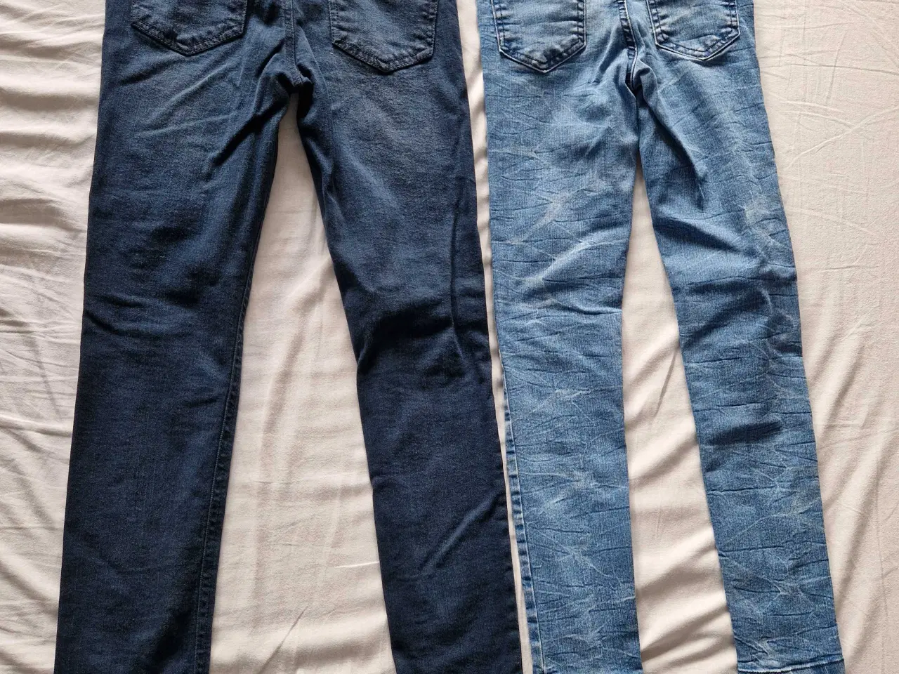Billede 2 - Jeans str 140