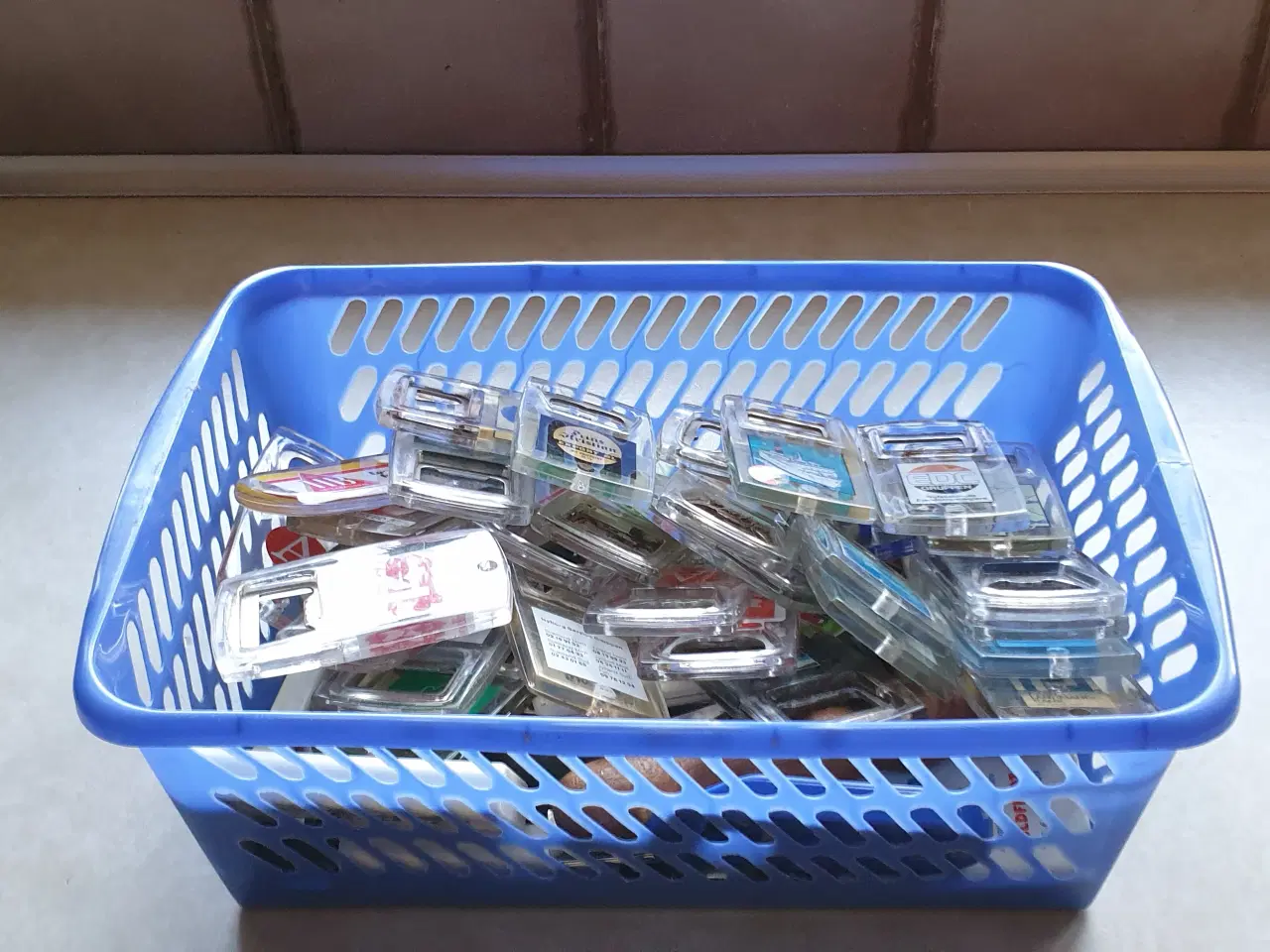 Billede 1 - GRATIS Oplukkere i kurv