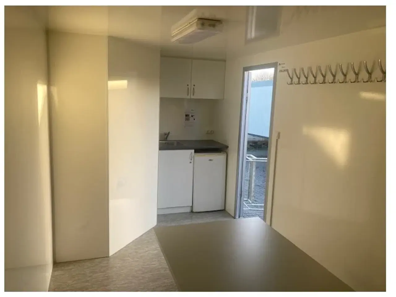 Billede 11 - Ref: 37612959 Spise/kontorvogn