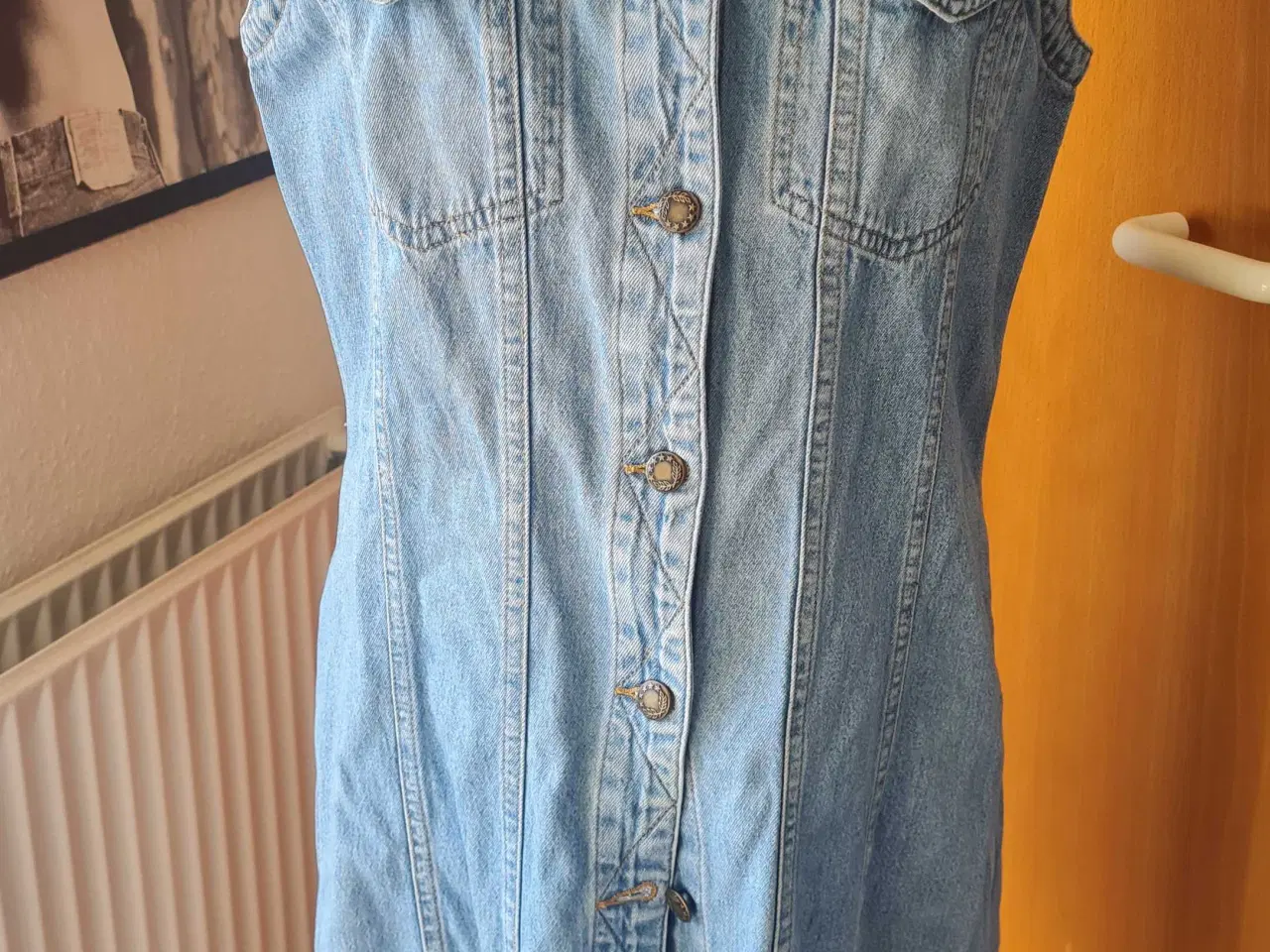 Billede 2 - Madeleine denim kjole str L 40