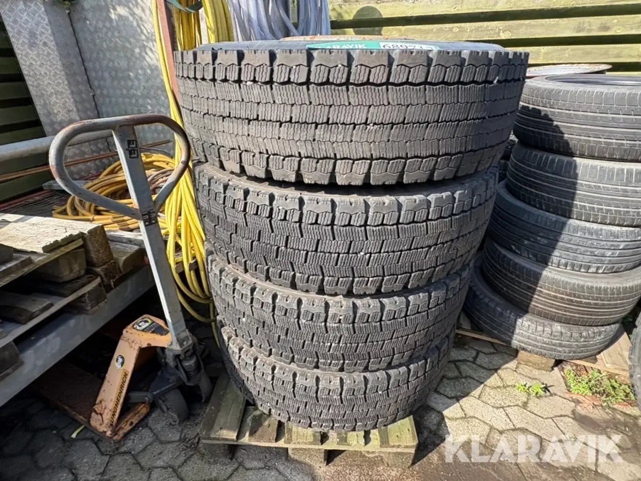 Billede 2 - Dæk til Lastbil Michelin Ice Grip