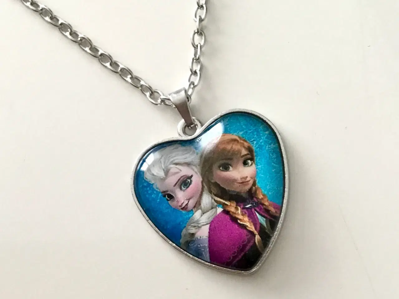 Billede 9 - Frost halskæde med Elsa og Anna fra Frost