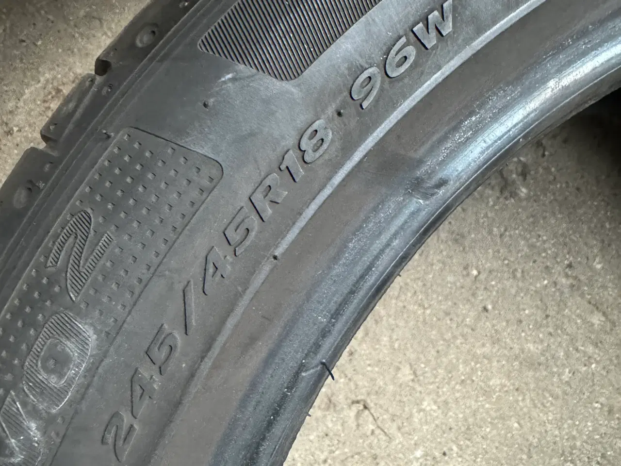 Billede 4 - Et stk. HANKOOK VENTUS S1 EVO2 245/45/18