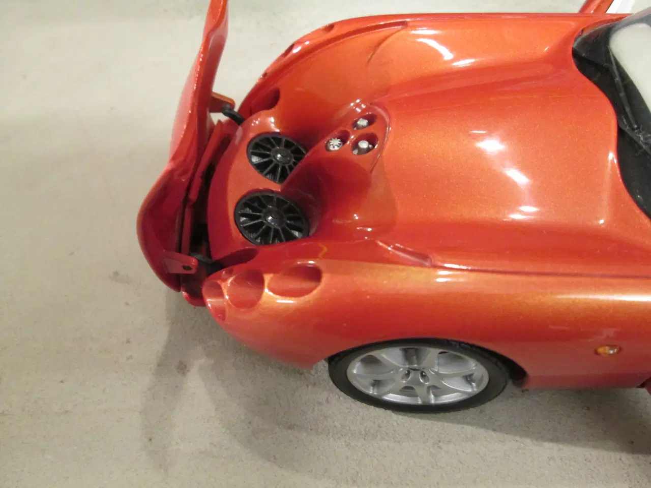 Billede 6 - Modelbil  1:18   Tvr Tuscan   Jadi  