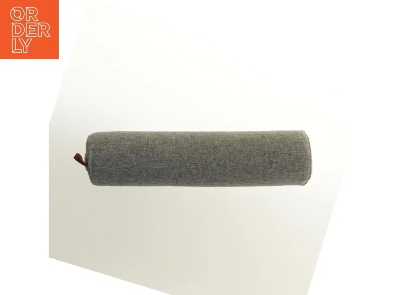 Billede 2 - Grå pøllepude fra Living (str. Ø 14x59 cm)