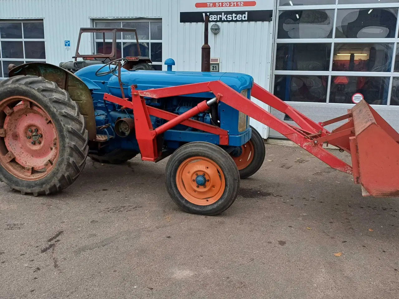 Billede 2 - Traktor med frontlæsser 